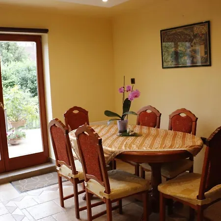 Flower Apartment